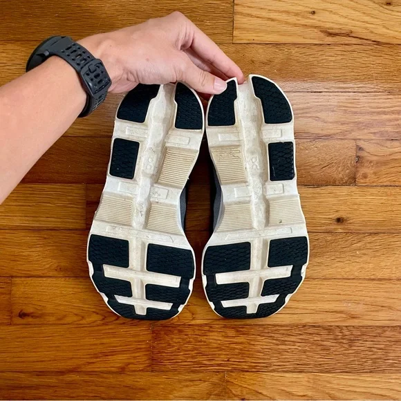 Women’s On Running Black and White Cloudmonster 2 - Picture 6 of 9